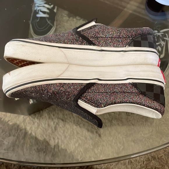 Slip on Vans shoes EUC - Picture 7 of 7